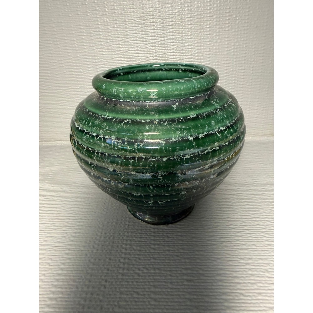 Hull Pottery 418 Urn Vase Vintage Emerald Green Ribbed Drip Glaze USA Ceramic